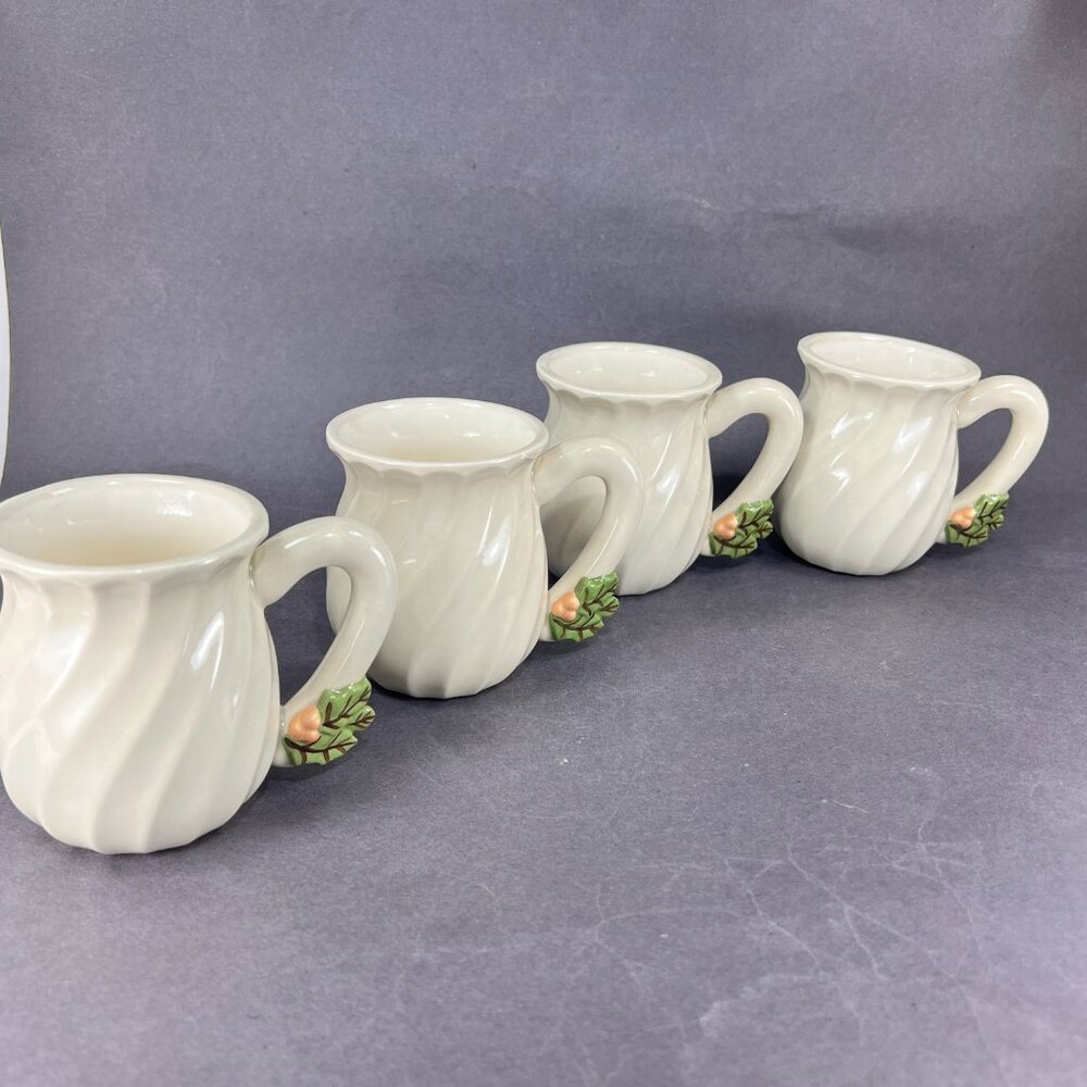 DG Stoneware Ceramic White Coffee Cup Mug Christmas Holly Berries Swirl 8 oz